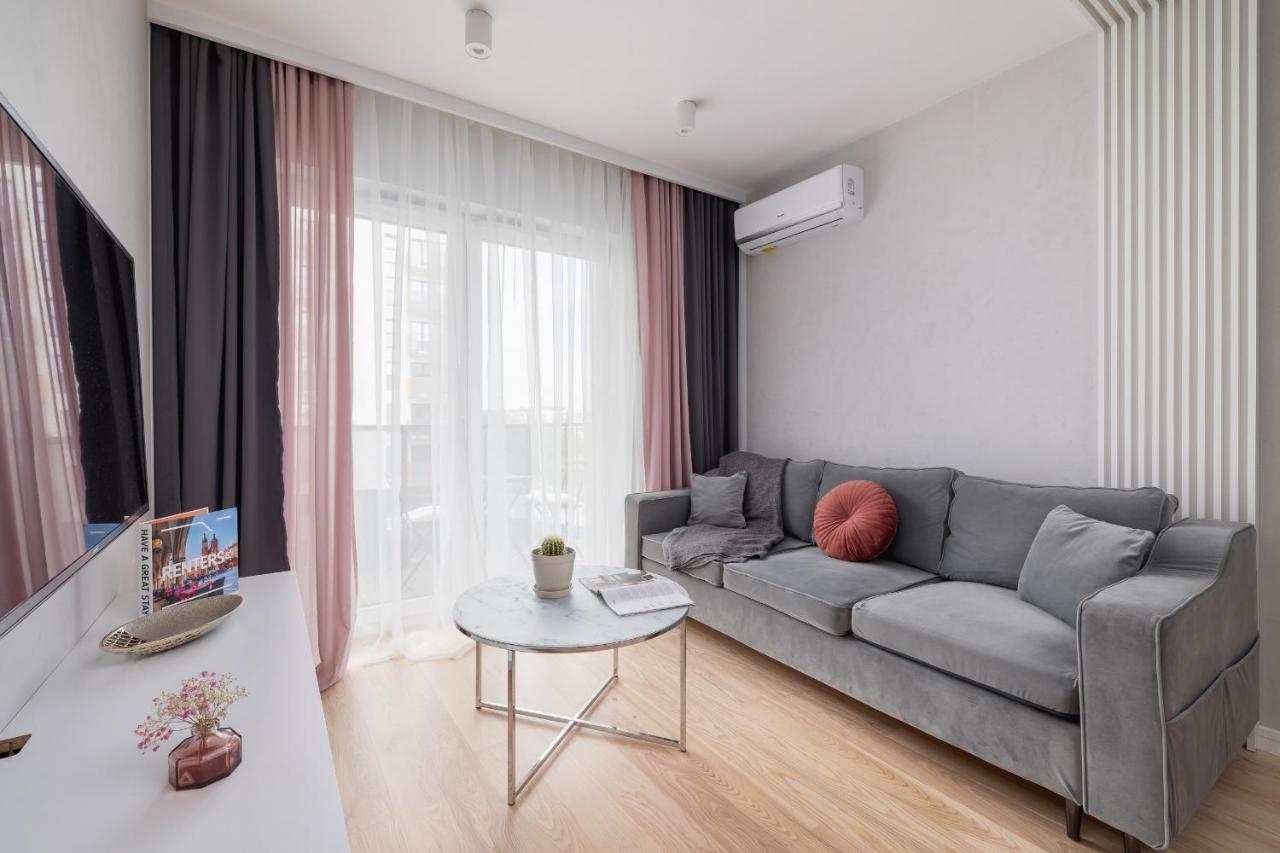 Vetulaniego Apartment With Air Conditioning & Parking By Renters Prestige Krakow Dış mekan fotoğraf